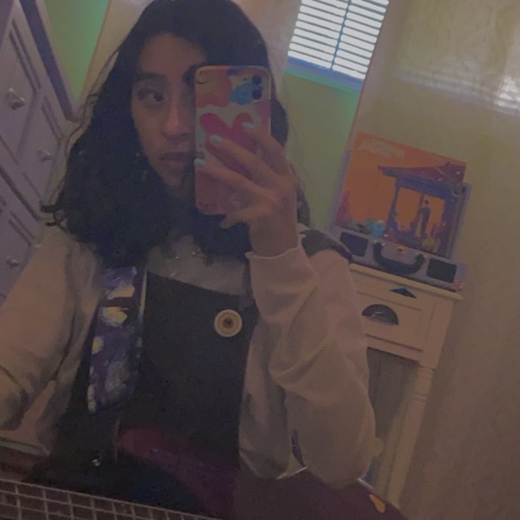 Meet your Posher, Ahtzi - Picture 2 of 2